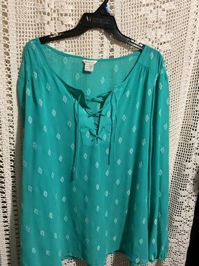 Ariat chiffon pullover blouse lacu-up front XXL
